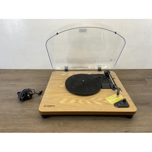 1485 - An Ion Air LP three-speed USB turntable with power adaptor