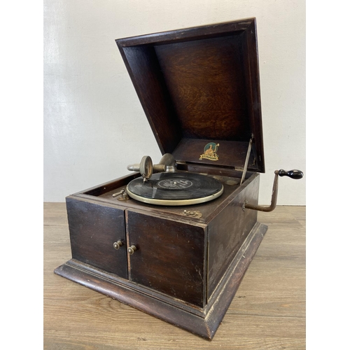 1488 - A vintage Sylvaphone gramophone with winding handle