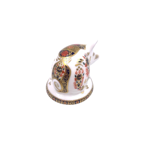 1256 - A Royal Crown Derby Piglet paperweight with gold stopper - approx. 5cm high