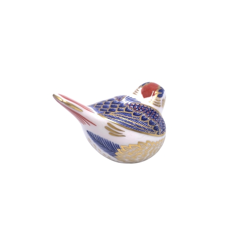 1257 - A Royal Crown Derby Goldcrest paperweight with gold stopper - approx. 5.5cm high