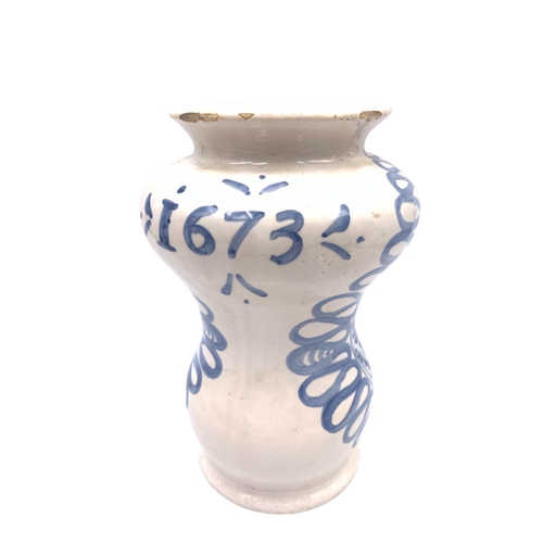 1264 - An Italian blue and white majolica albarello/drug jar - approx. 19cm high