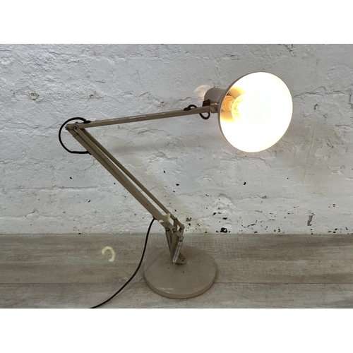 85 - A 1970s Anglepoise Lighting Ltd model 90 desk lamp