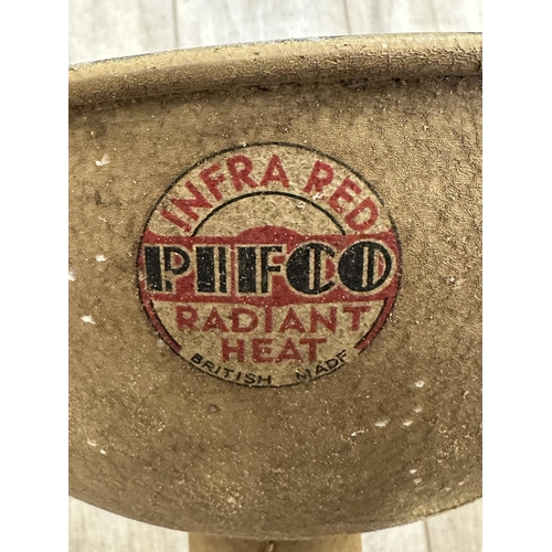 87 - A 1950s British made Pifco infrared heat lamp