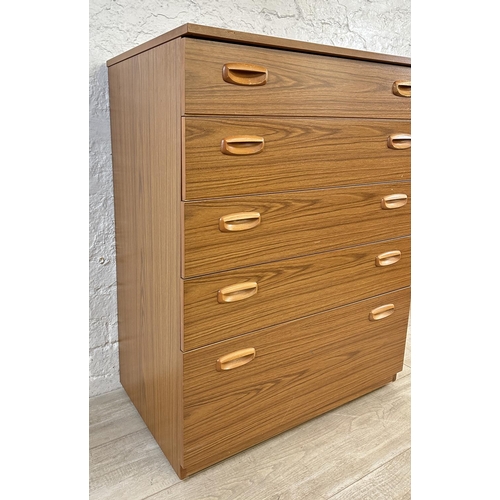 91 - A Schreiber teak effect chest of drawers - approx. 93cm high x 75cm wide x 43cm deep