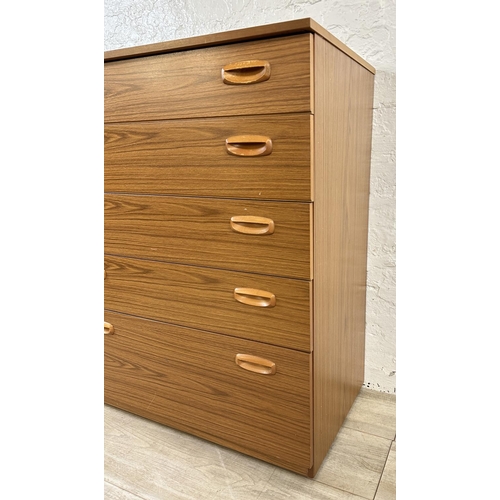 91 - A Schreiber teak effect chest of drawers - approx. 93cm high x 75cm wide x 43cm deep