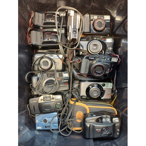 673 - A collection of Canon compact cameras