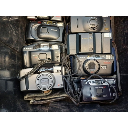 675 - A collection of Canon compact cameras