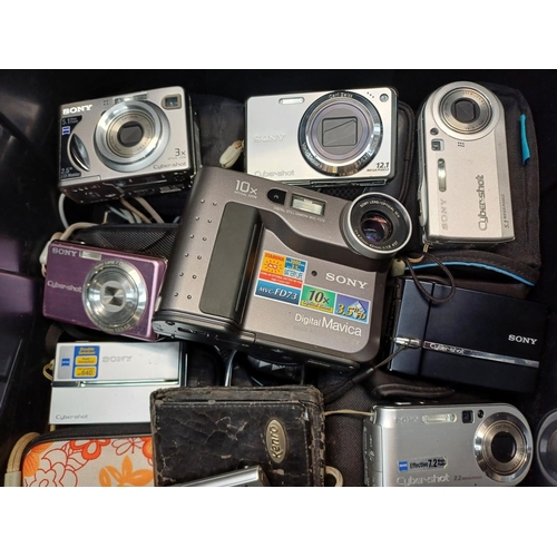 710 - A collection of Sony compact digital cameras