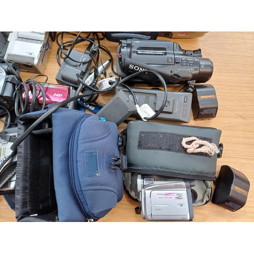 725 - A large collection of camcorders to include Canon, Panasonic, JVC, Sony etc.