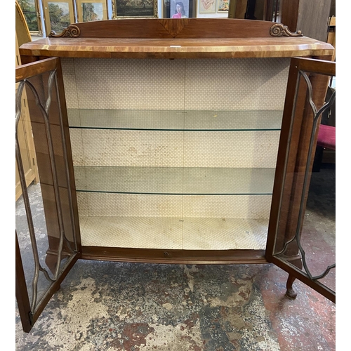 135 - An early 20th century walnut display cabinet - approx. 129cm high x 118cm wide x 35cm deep