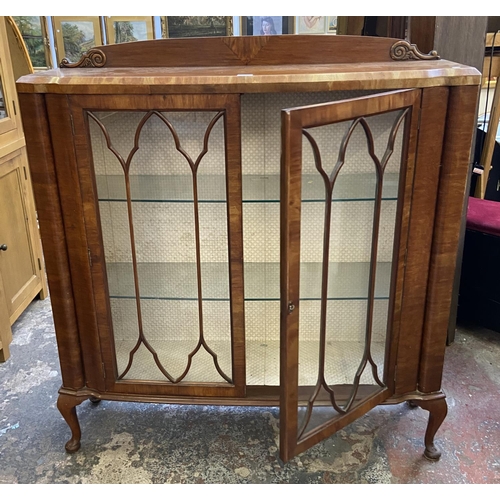 135 - An early 20th century walnut display cabinet - approx. 129cm high x 118cm wide x 35cm deep