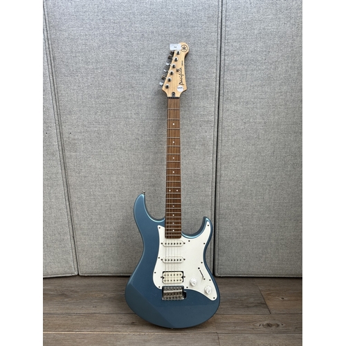 762 - A Yamaha Pacifica electric guitar