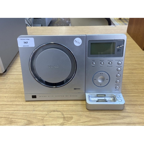 747 - A Teac MC-DX220i micro hi-fi system with three matching speakers