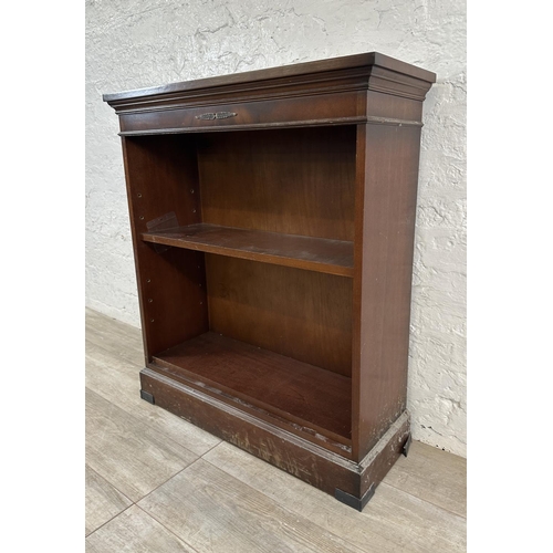 84 - A Georgian style mahogany three tier bookcase - approx. 92cm high x 82cm wide x 29cm deep