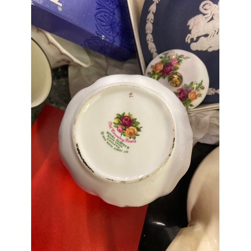 997A - Two boxes containing Wedgwood Jasperware trinket dish, Royal Albert Old Country Roses lidded jar, Da... 