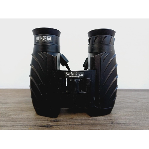 1075 - A pair of Steiner Safari UltraSharp 10x26 rubber-armoured pocket binoculars