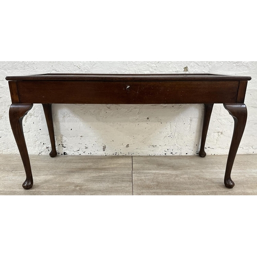 29 - A mahogany bijouterie table - approx. 50cm high x 93cm wide x 36cm deep