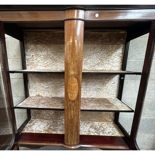 32 - An Edwardian inlaid mahogany display cabinet - approx. 169cm high x 114cm wide x 35cm deep