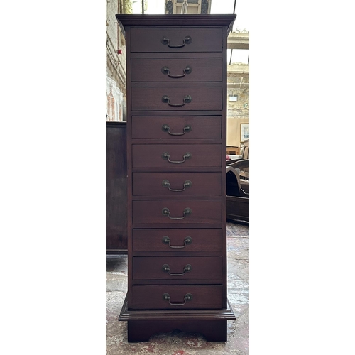 Lot 1032      