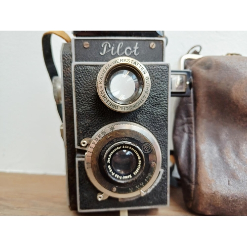A cased 1930s Kamera Werkstätten Guthe & Thorsch Pilot Reflex strut ...