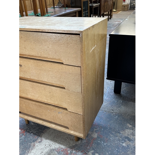 1040 - A mid 20th century Stag C Range oak chest of drawers - approx. 92cm high x 76cm wide x 46cm deep