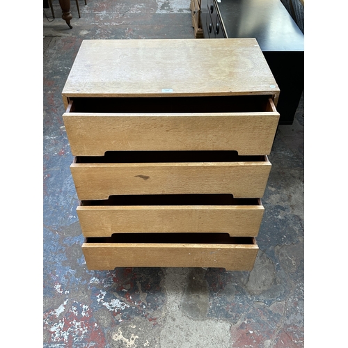1040 - A mid 20th century Stag C Range oak chest of drawers - approx. 92cm high x 76cm wide x 46cm deep
