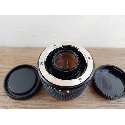 90 - A Carl Zeiss T* Mutar II 2x C/Y-mount teleconverter camera lens with caps