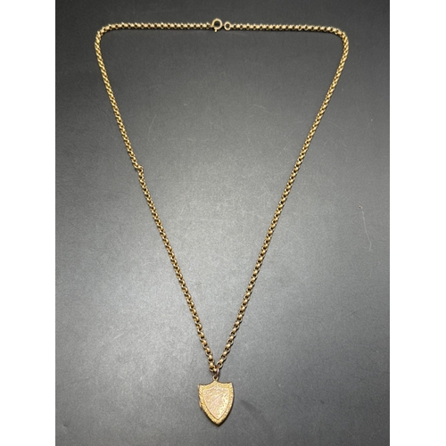 A stamped 9ct gold belcher link chain necklace with yellow metal foliate etched locket pendant, stamped T&M - approx. gross weight 18.7g and chain approx. 72cm long