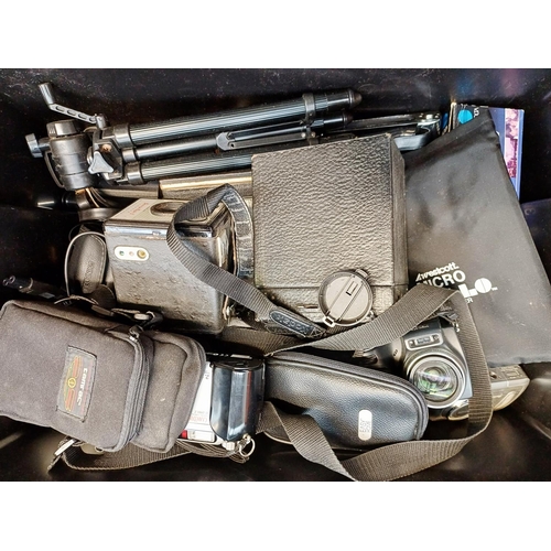 199 - A box containing cameras and photography accessories