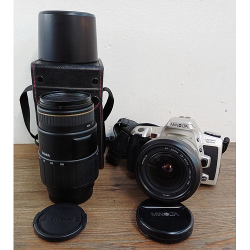 206 - A Minolta Dynax 505si autofocus 35mm SLR camera fitted with AF 1:3.5-5.6 28-80mm zoom lens with case... 