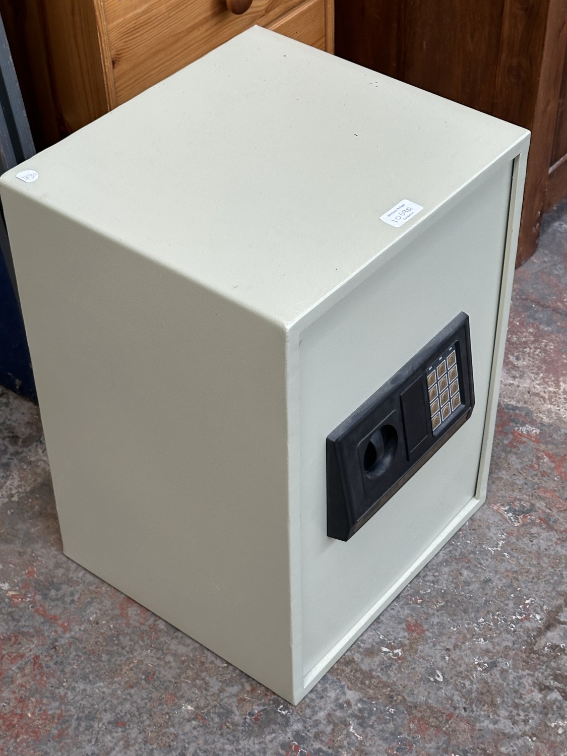 A Nutool SF20-2 electronic digital safe - approx. 50cm high x 36cm wide ...