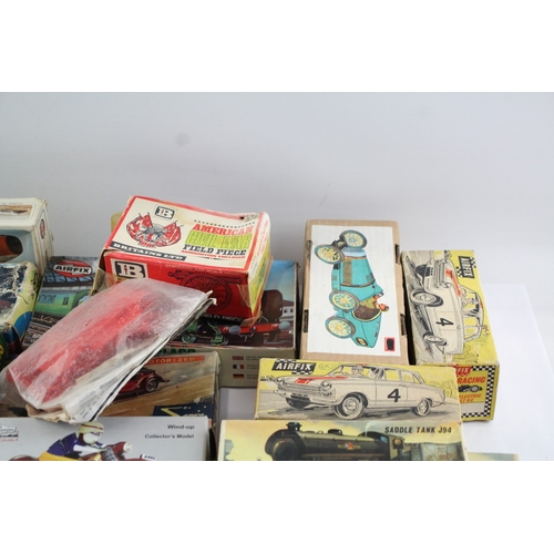 A collection of vintage model kits to include Airfix etc.