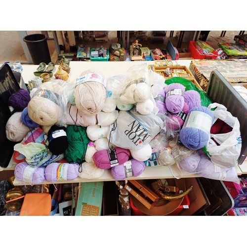 345 - A large quantity of knitting yarn to include, So Crafty 25% wool, Faircroft 100% acrylic, Robin Aran... 