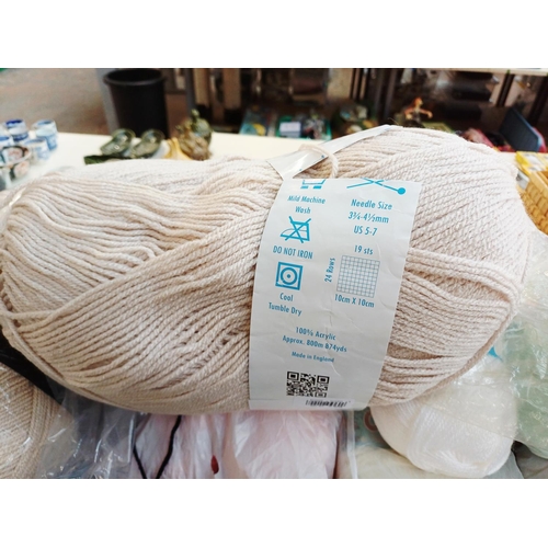 345 - A large quantity of knitting yarn to include, So Crafty 25% wool, Faircroft 100% acrylic, Robin Aran... 