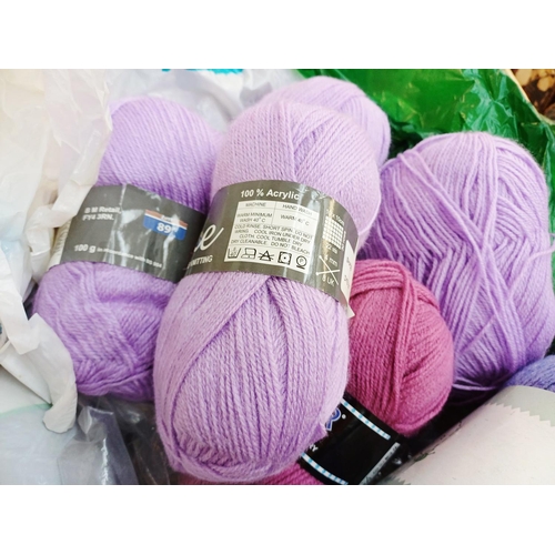 345 - A large quantity of knitting yarn to include, So Crafty 25% wool, Faircroft 100% acrylic, Robin Aran... 