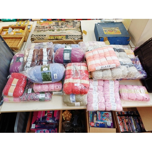 346 - A large quantity of knitting yarn to include Airedale Aran 25% wool, Rousemoor 25% wool, Sheena Anne... 