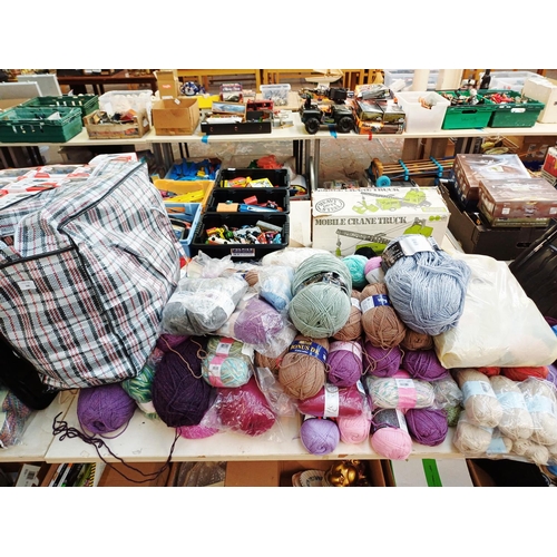 348 - A large quantity of knitting yarn to include Hayfield 100% acrylic, Patons 63% new wool, Spinning Wh... 