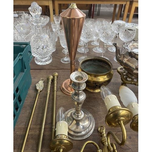 253 - Approx. twenty three pieces of 19th century and later metalware to include brass fireside companion ... 