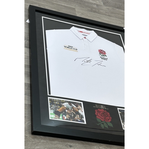 110 - A framed England Rugby 2003 World Cup Champions shirt signed by Martin Johnson - approx. 102cm high ... 