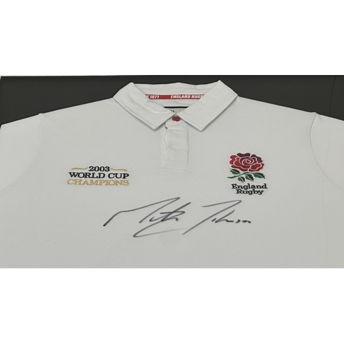 110 - A framed England Rugby 2003 World Cup Champions shirt signed by Martin Johnson - approx. 102cm high ... 