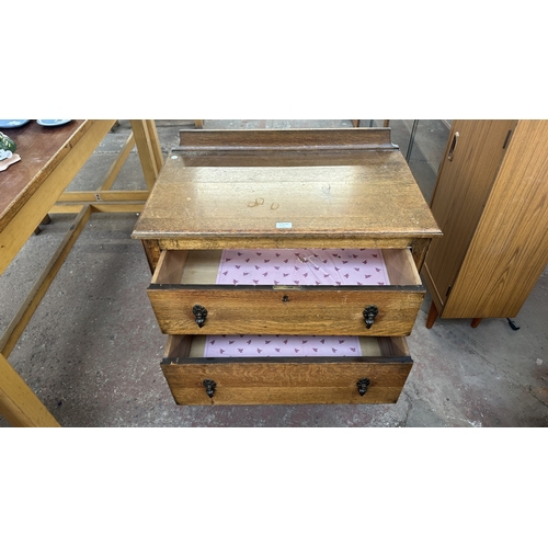 13E - An early 20th century oak chest of drawers - approx. 88cm high x 75cm wide x 45.5cm deep