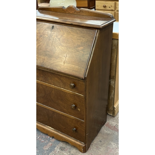 29 - A mid 20th century walnut bureau - approx. 106cm high x 76cm wide x 43cm deep