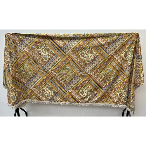 37D - A mid/late 20th century floral patterned tasselled tablecloth/throw - approx. 300cm x 210cm