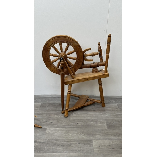 8 - A 19th century style pine spinning wheel, possibly Ashford - approx. 90cm high x 46cm wide x 70cm de... 