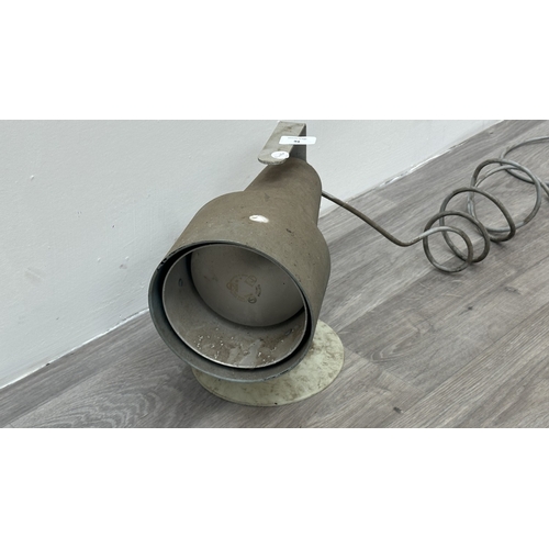 94 - A mid 20th century Philips health lamp - approx. 23cm high x 27cm deep