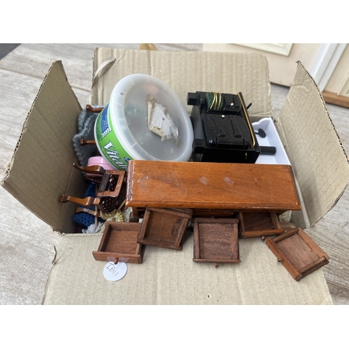 337 - A Georgian style wooden doll's house with accessories - approx. 80cm high x 60cm wide x 32cm deep