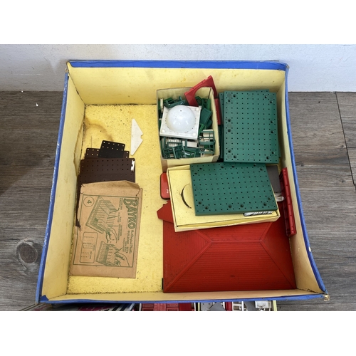 338 - A boxed mid 20th century Bayko building set