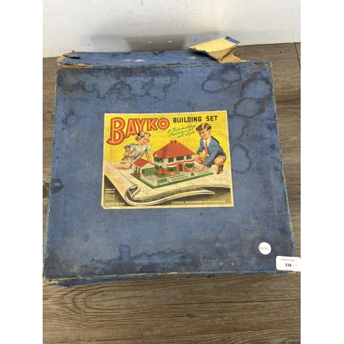 338 - A boxed mid 20th century Bayko building set