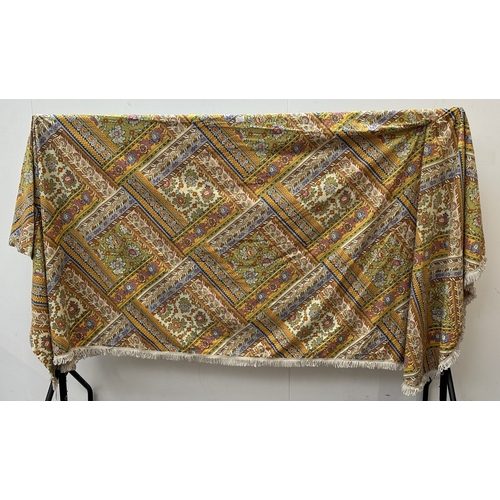 164 - A mid/late 20th century floral patterned tasselled tablecloth/throw - approx. 300cm x 210cm