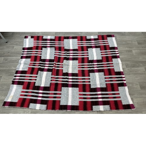 135 - A mid/late 20th century Dutch Wind Mill geometric pattern blanket - approx. 200cm x 160cm